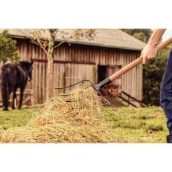 Alternative view of شوكة تحميل اعشاب  4 أسنان مقبض خشبي 120 سم