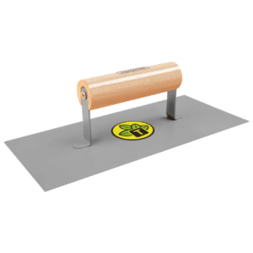 Alternative view of مالج معدني مربع بقاعدة ناعمة ، بمقبض خشبي