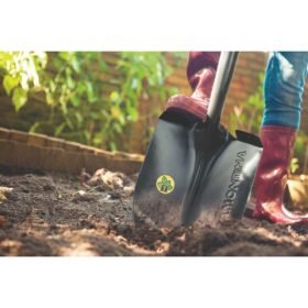 Alternative view of مجرفة ذات فم دائري ، بمقبض خشبي مقاس 120 سم