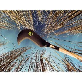 Alternative view of منجل ثقيل ، مقبض خشبي 110 سم