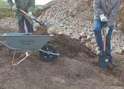 Alternative view of كرك ذات رأس دائري، بمقبض خشبي بطول 71 سم