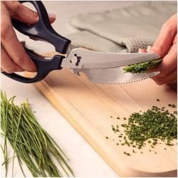 Alternative view of مقص تقطيع متعدد الاستخدام لون اسود ستانلس ستيل بمقاس 8 " من ترامونتينا