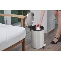 Alternative view of سلة مهملات ترامونتينا برازيل المصنوعة من الفولاذ المقاوم للصدأ مع لمسة نهائية مصقولة ودلو داخلي سعة 20 لترًا